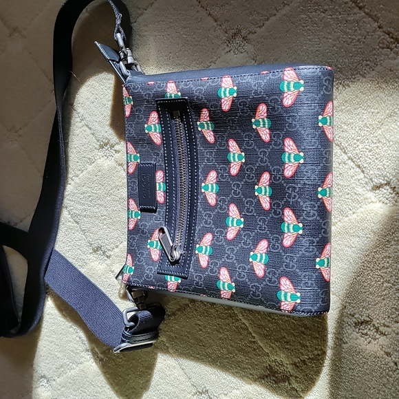Gucci Bags Gucci Bestiary Bee Messenger Bag Poshmark